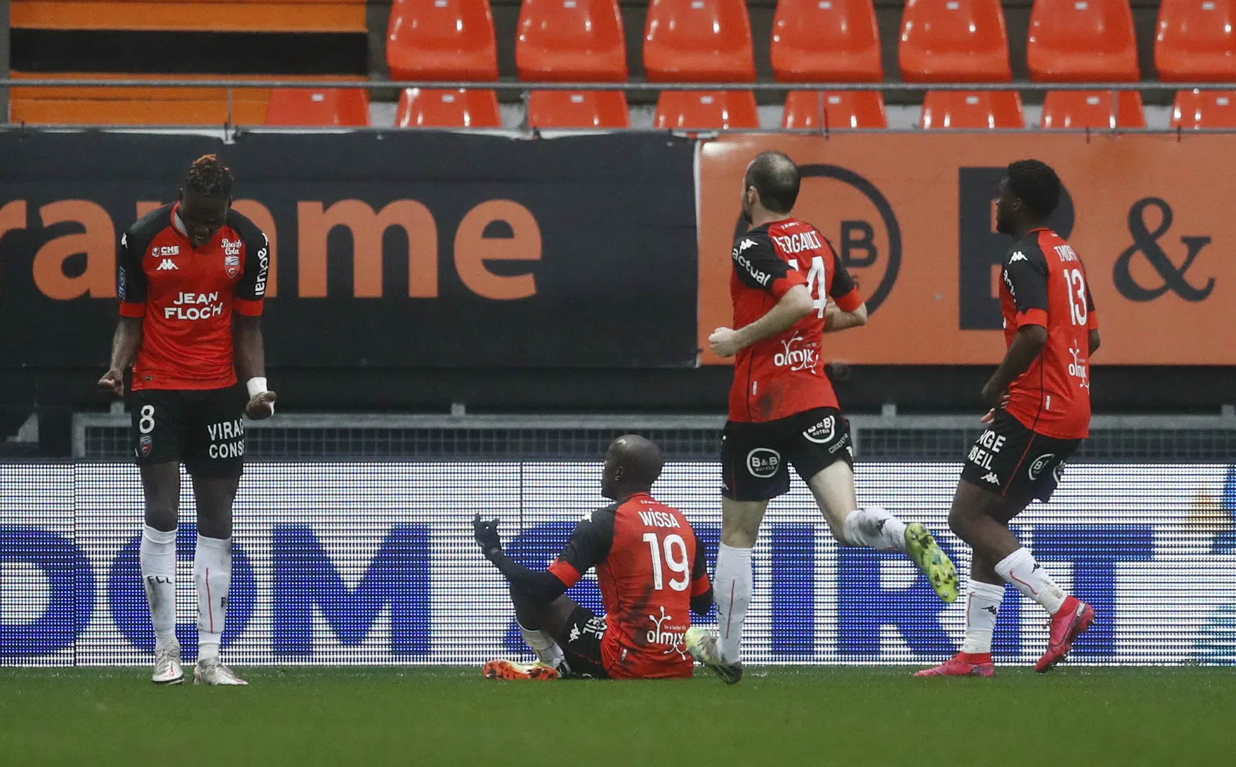 Lorient-spelers zetten PSG en Neymar voor schut en vieren goal à la Haaland