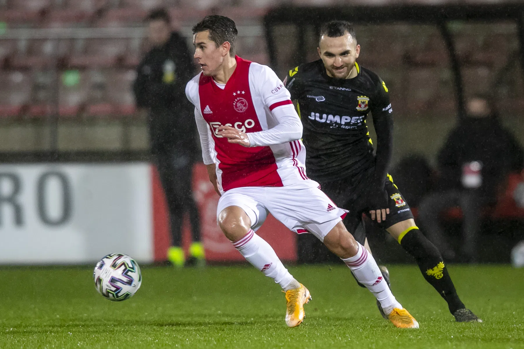 Ajax laat Jensen ervaring opdoen in eigen land