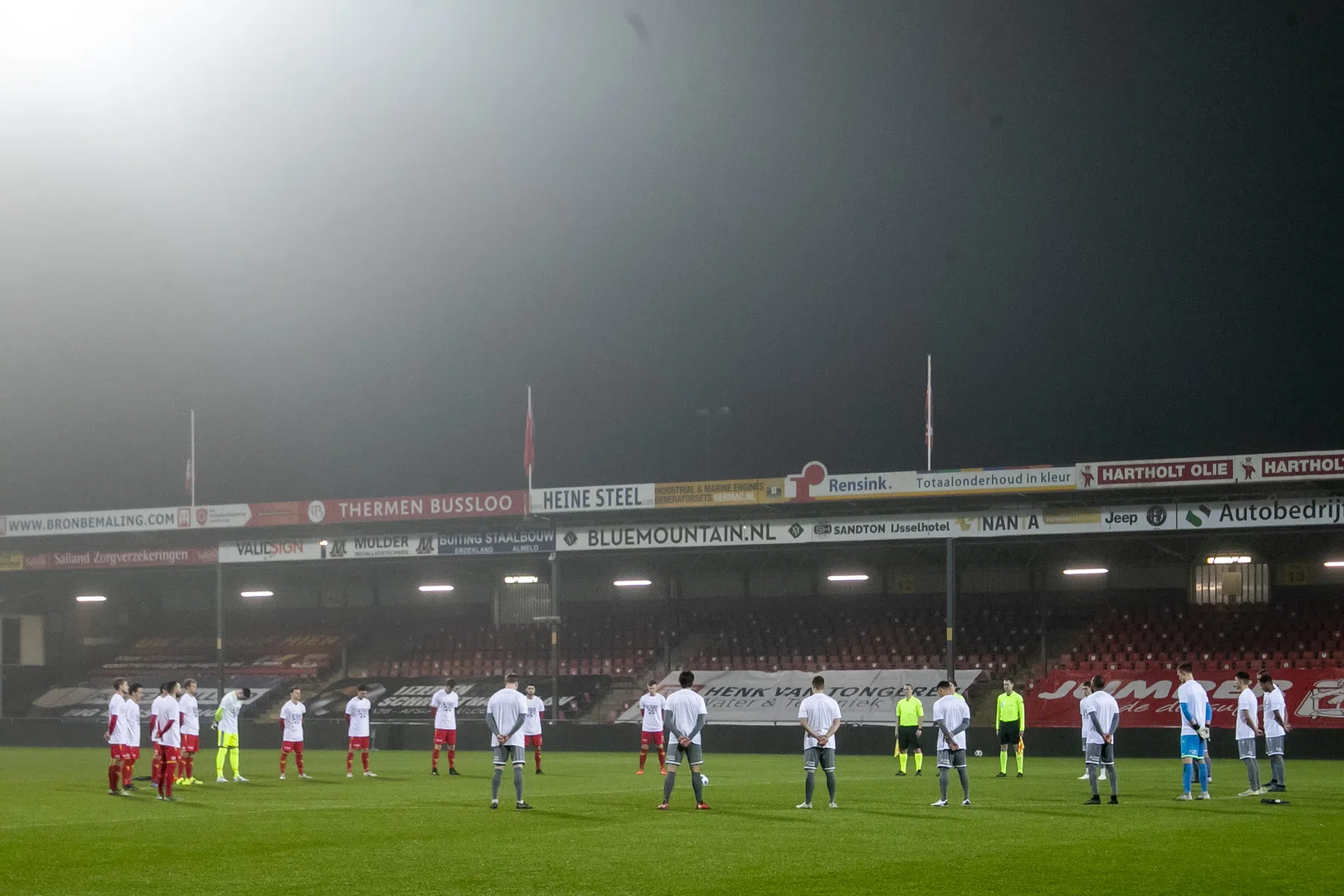 Kippenvel: eerbetoon in Deventer aan overleden zoontje Eagles-doelman