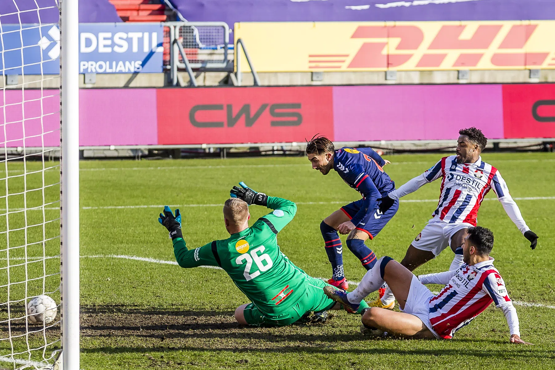 FC Emmen loopt ook buiten de lijnen achter de feiten aan