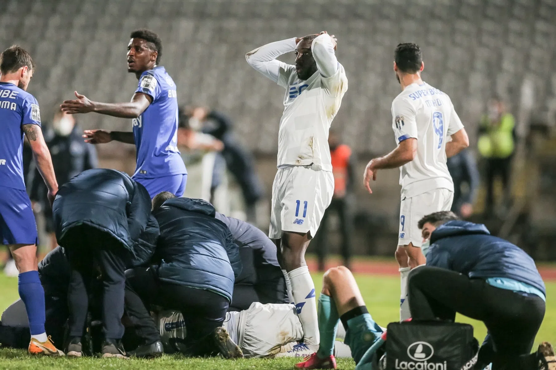 Schrik slaat FC Porto-spelers om het hart na horrorbotsing