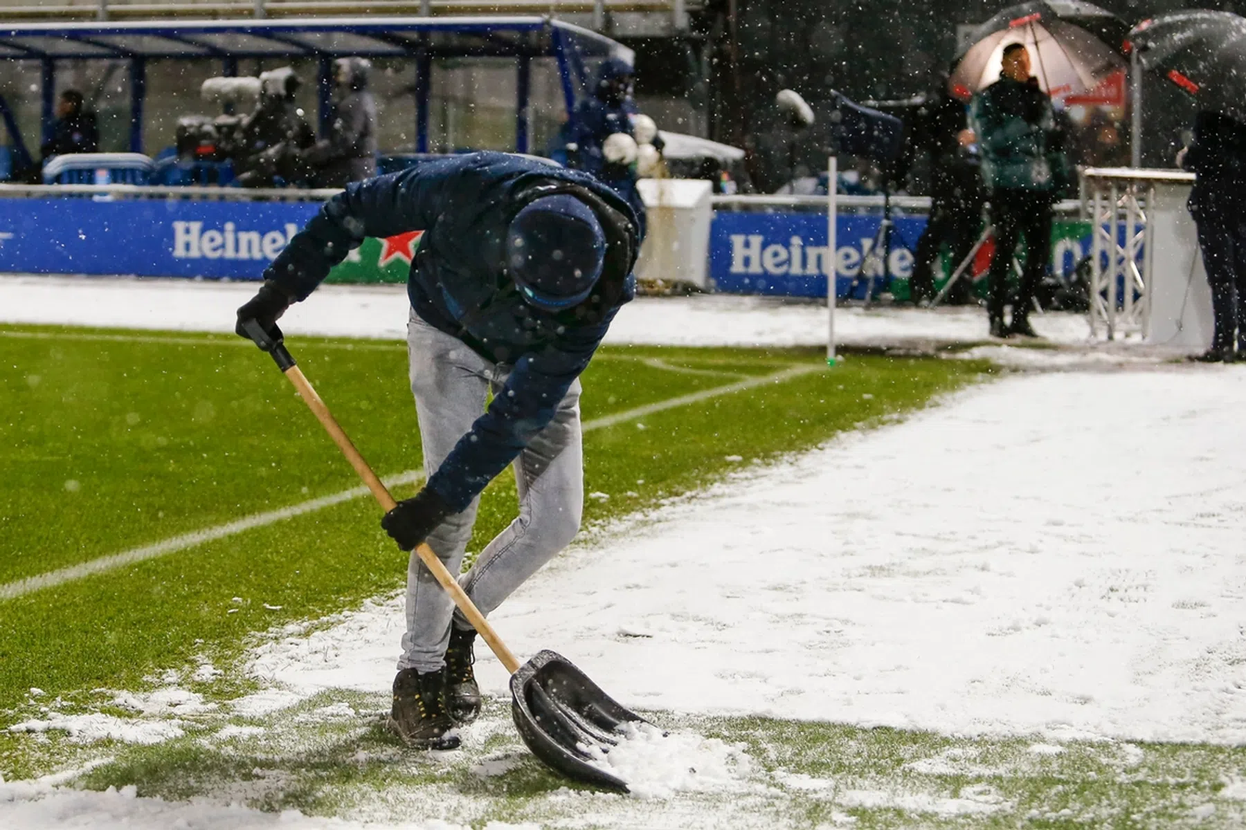 Winters weer in aantocht: KNVB vervroegt Eredivisie-duels zaterdag