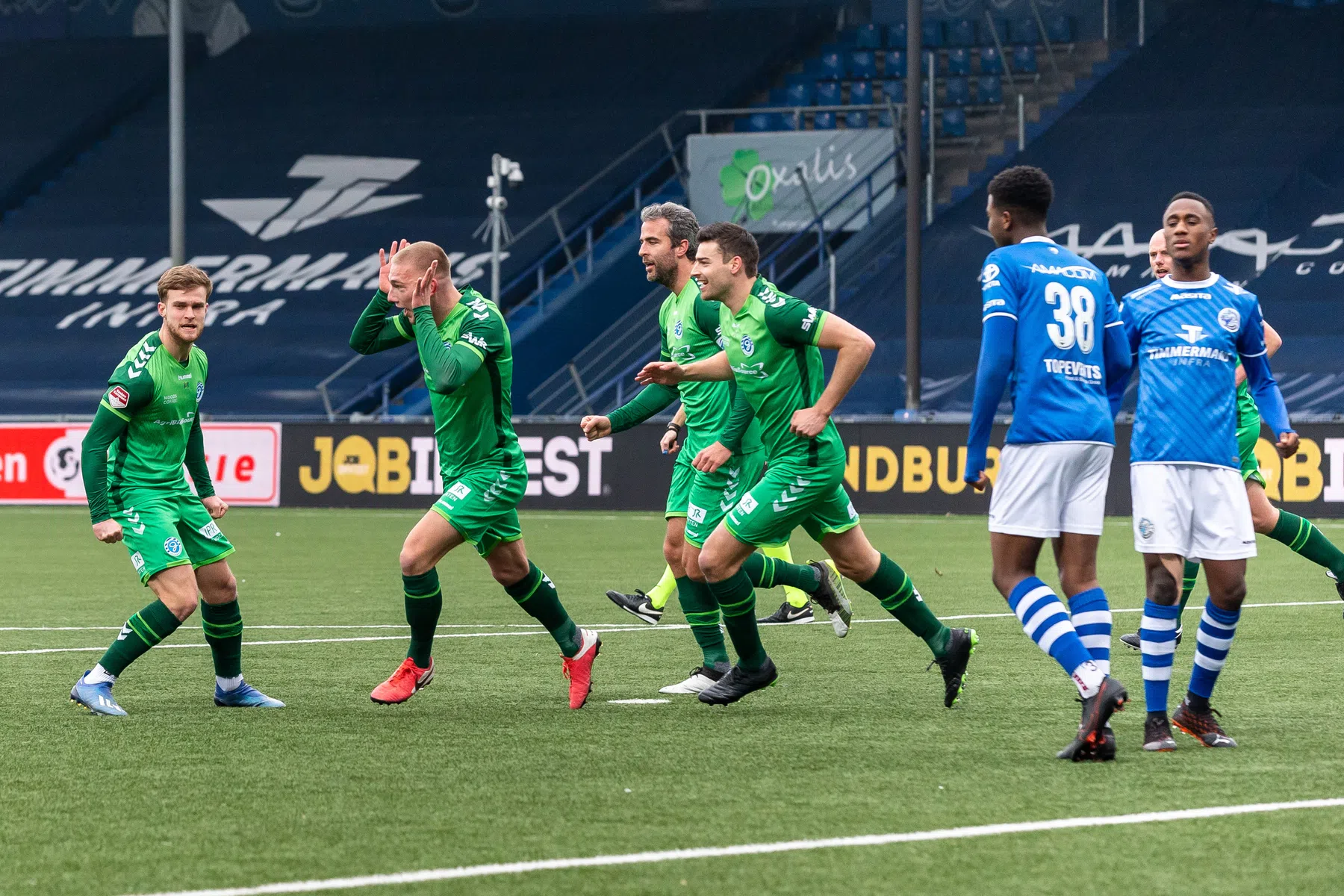 De Graafschap blijft Cambuur en Almere City onder druk houden, schade NEC