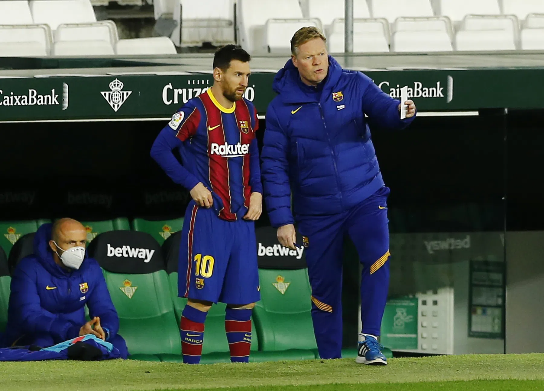 Koeman legt opvallende keuze voor invaller De Jong uit en roemt Messi