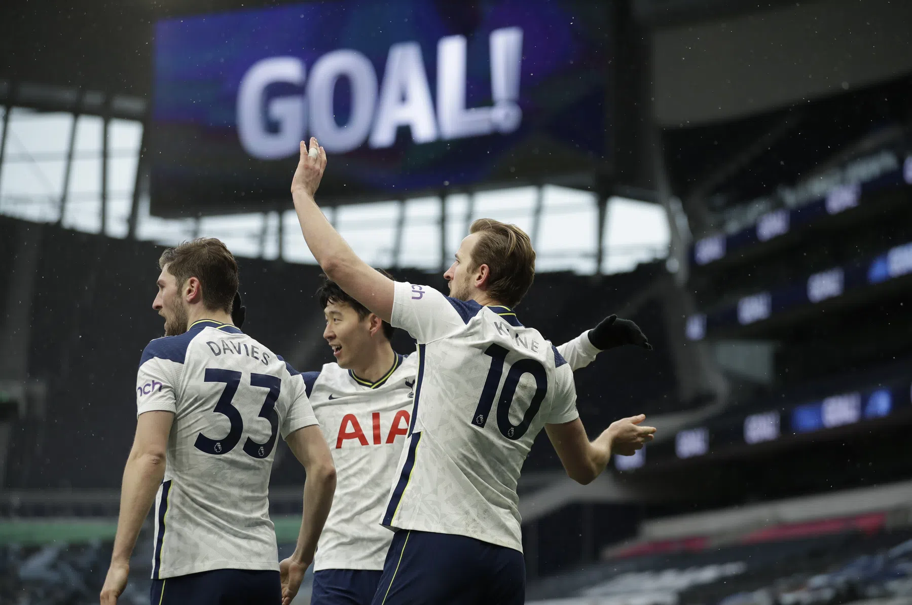 Mourinho-surprise Kane bevrijdt ploeterend Tottenham Hotspur