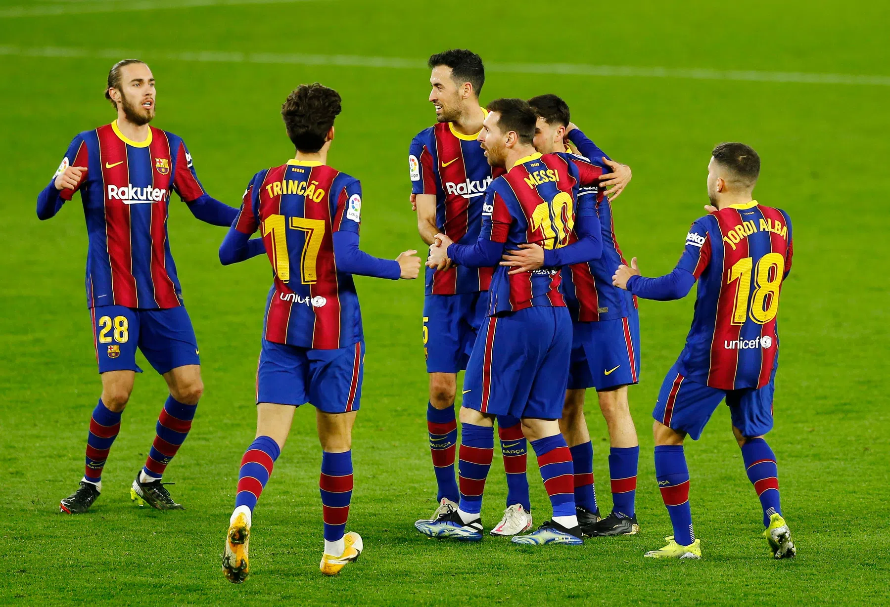 Barça ontsnapt dankzij primeur Trincão in volgende rollercoasterwedstrijd