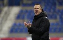 Thumbnail for article: Van den Brom ziet Genk worstelen: van trotse koploper tot 'kak in de broek'