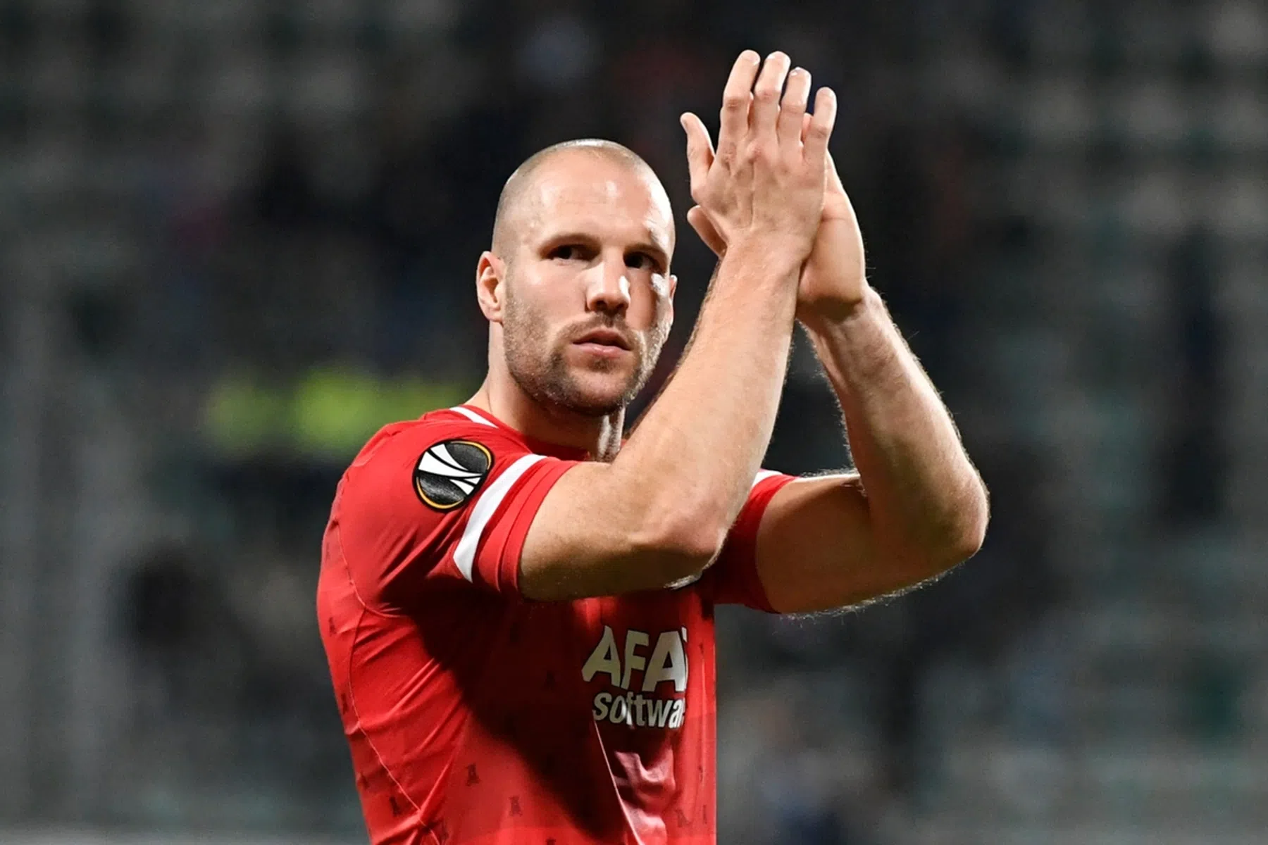 Vlaar opgelucht na moeilijk besluit: 'Ik hoef nu niet meer'