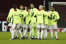 Thumbnail for article: Steunbetuiging in Amsterdam: Ajax-selectie als één man achter Onana
