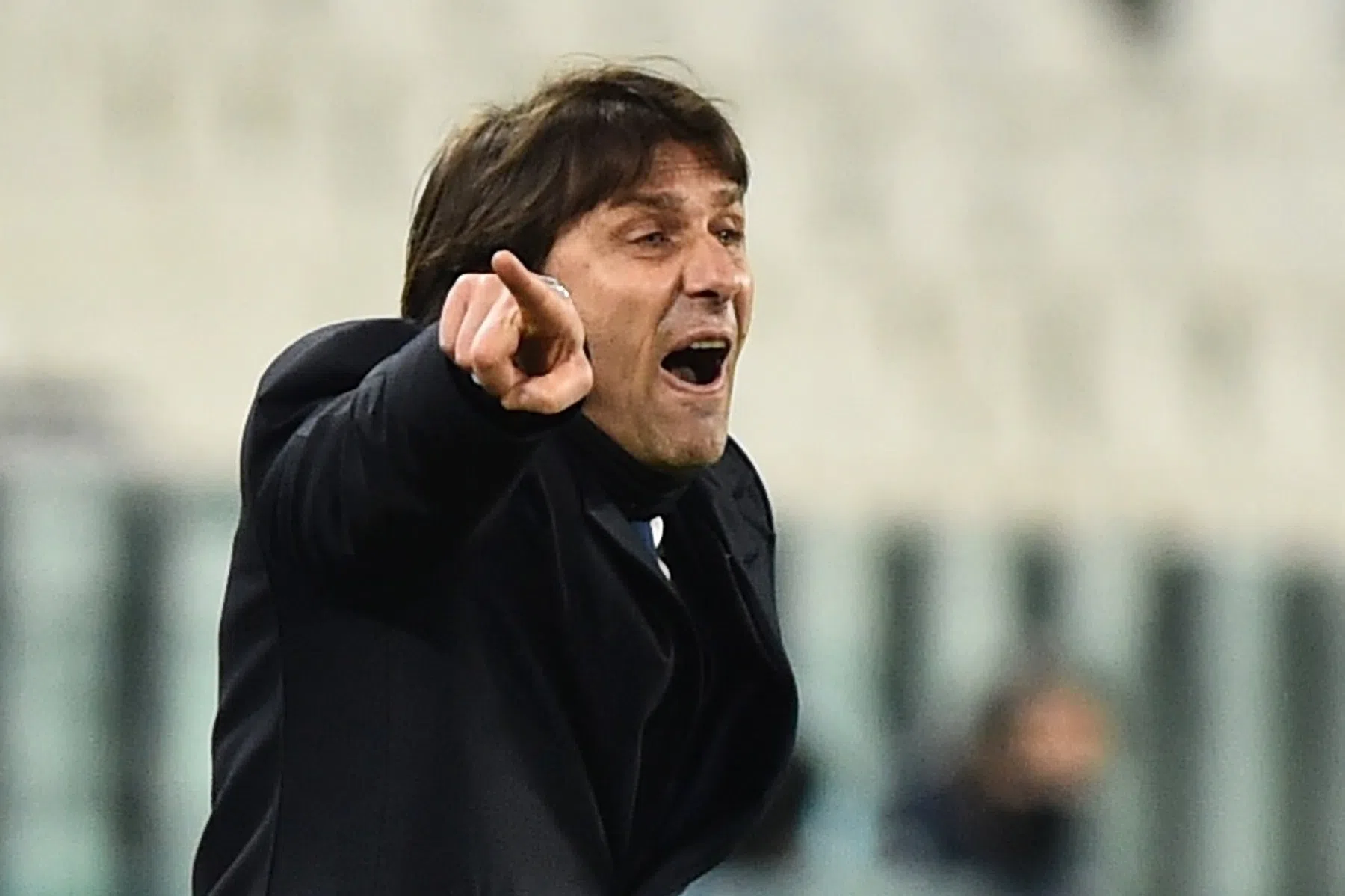 Waarom Juve-icoon Conte zijn middelvinger opstak naar Juve-preses Agnelli