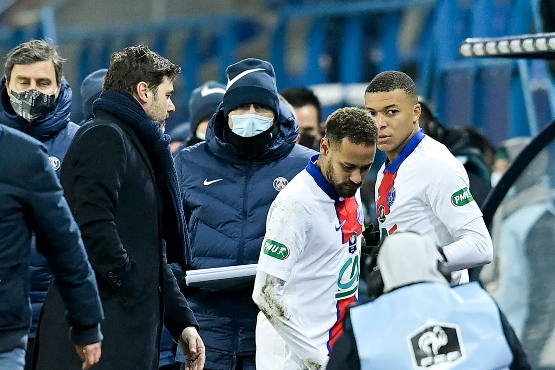 Neymar treurt om blessure en slaat terug naar criticasters