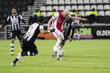 Thumbnail for article: Ajax slaat mede dankzij betwist doelpunt Klaassen opnieuw grote slag