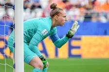 Thumbnail for article: Gepokt en gemazeld, Van Veenendaal laat de Vrouwen Eredivisie stralen