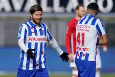 Thumbnail for article: 'Hangende linksbuiten' Schöne: 'Heerlijk om weer binnen de lijnen te staan'