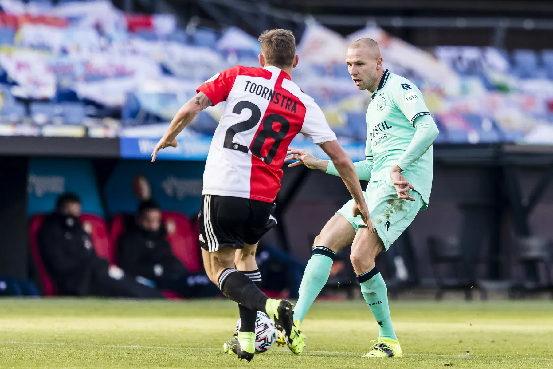 Eerste basisplek sinds 642 dagen bezorgt Van Beek 'speciaal gevoel'