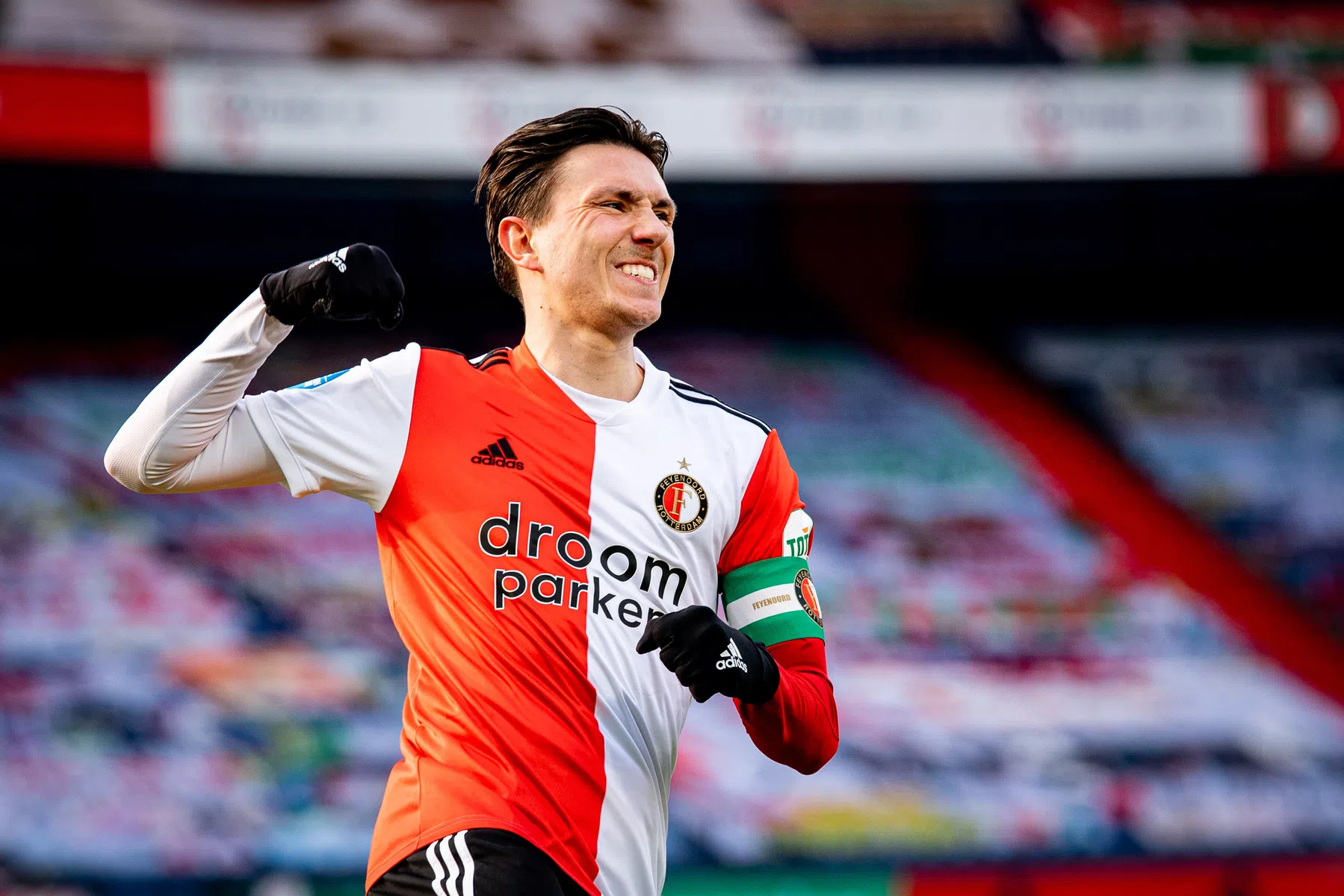 Feyenoord blijft dromen van Champions League: 'De weg naar plek twee ligt open'