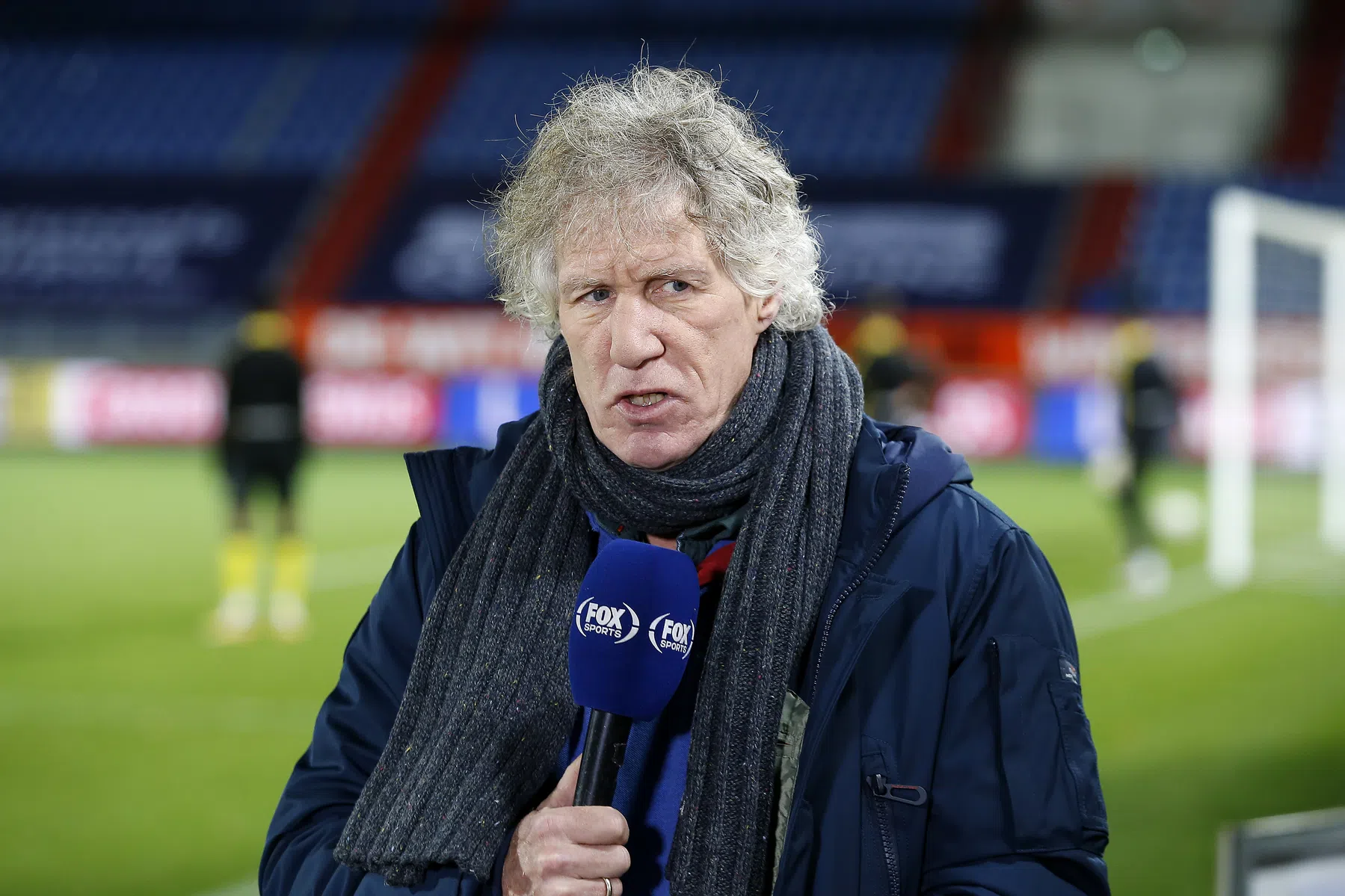 Peters toont begrip voor keuze Petrovic en krijgt volle laag van Verbeek