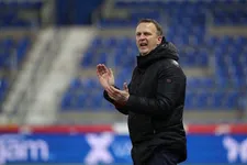 Thumbnail for article: 'Druk op Van den Brom neemt toe: zondag móét Genk drie punten pakken'
