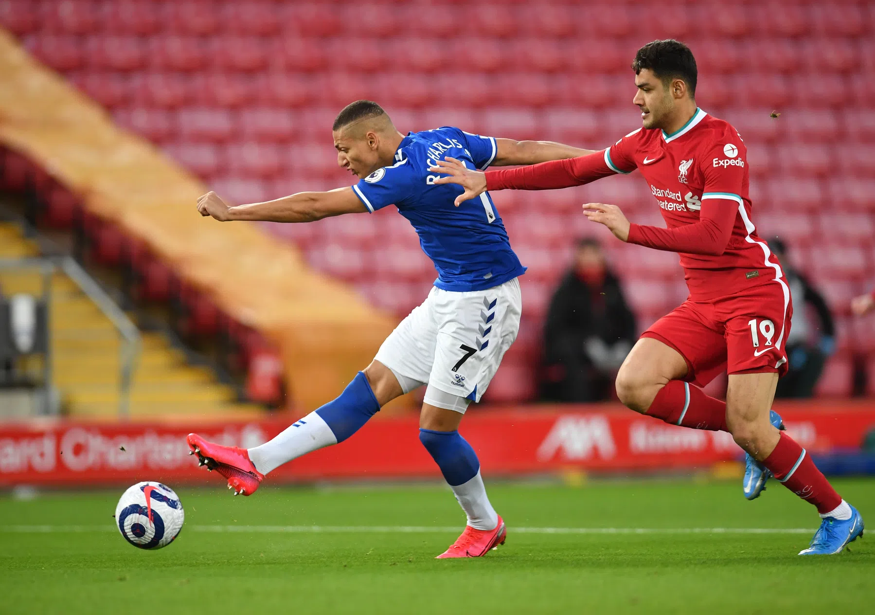 Everton geeft dramatische reeks van geteisterd Liverpool passend vervolg