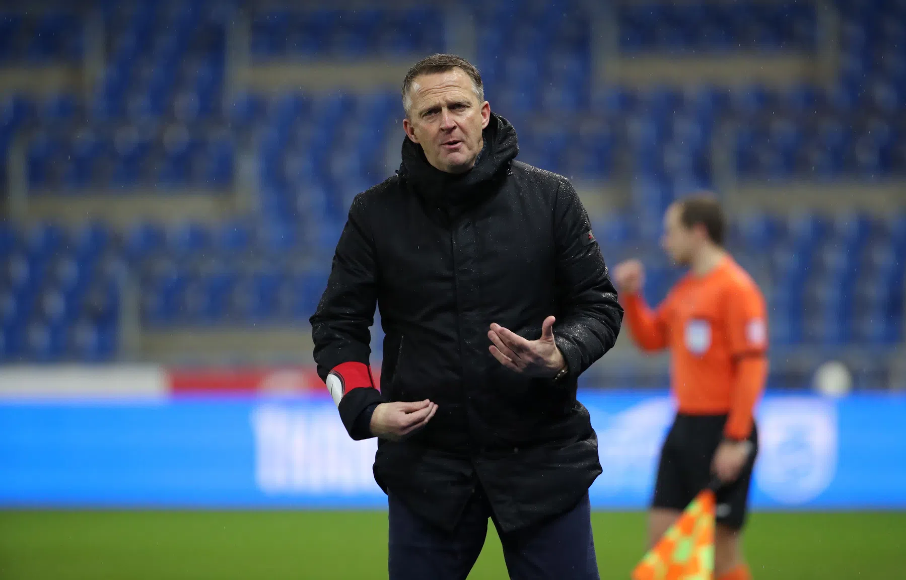 Van den Brom is door volgende dreun nog niet af van het 'gezeik'