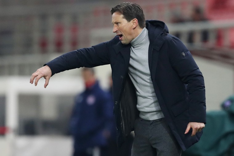 Schmidt gooit opstelling PSV opnieuw overhoop 
