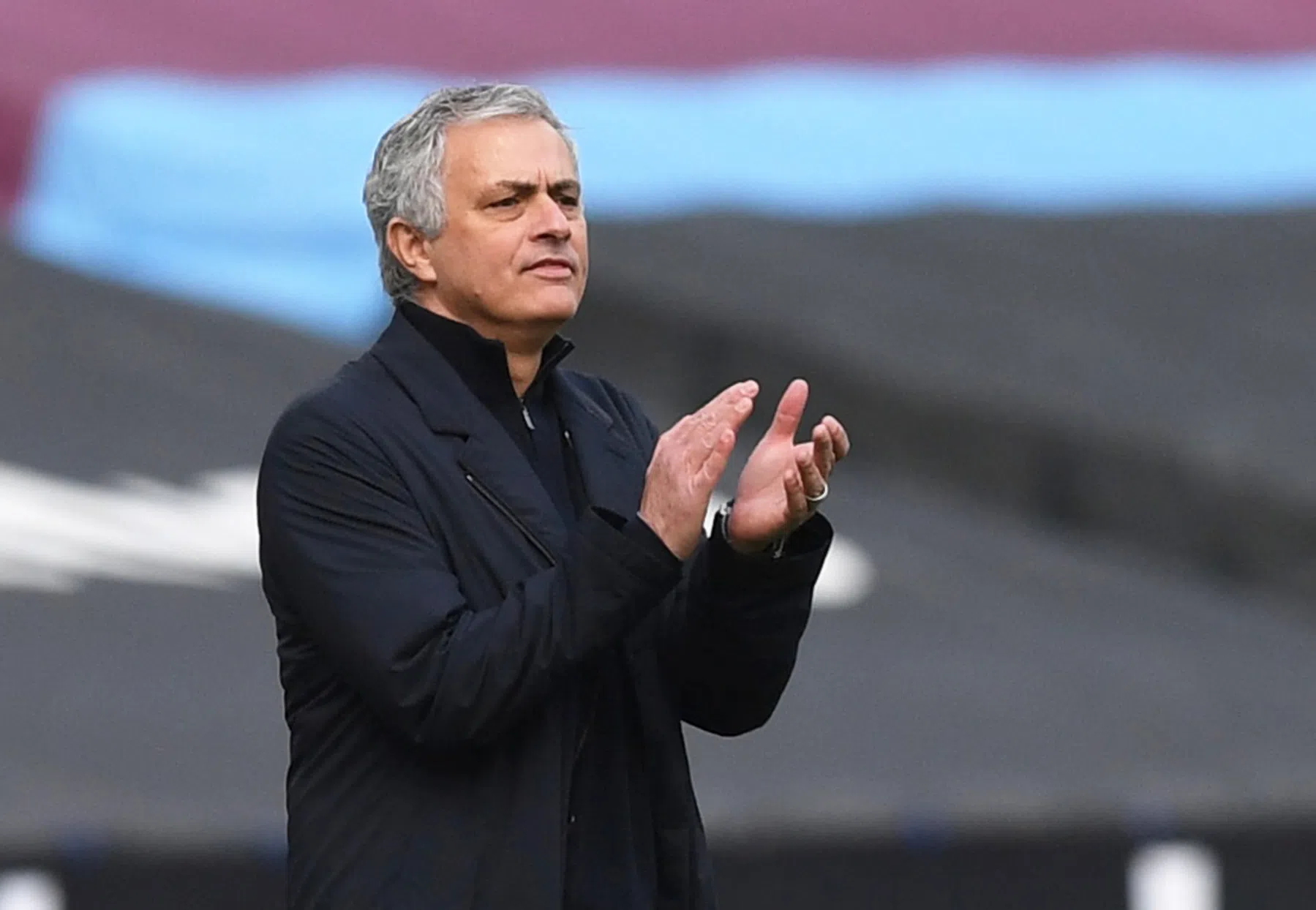 Prijzenpakker Mourinho nu middenmoter: stuntclub West Ham slaat toe