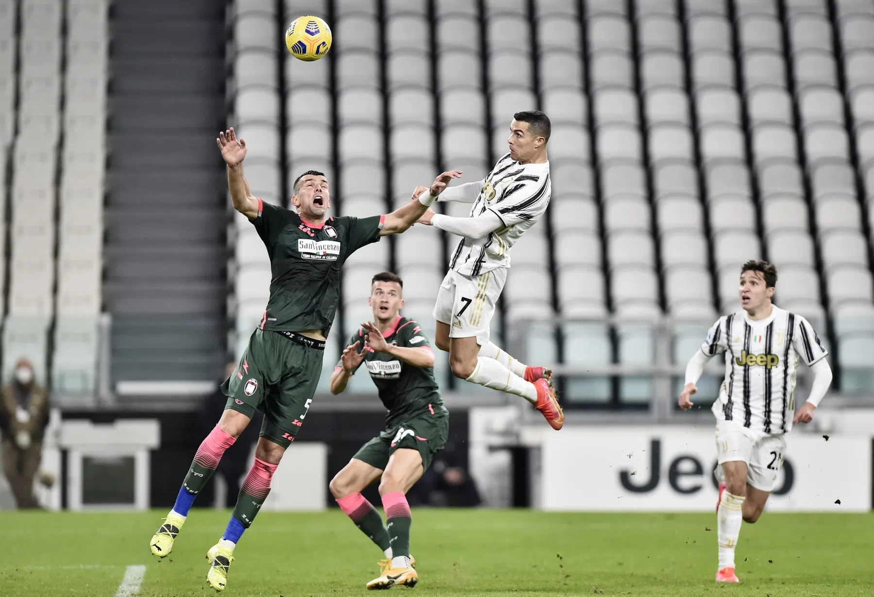 Juventus herstelt zich dankzij 'kopkoning' Ronaldo van dramatische CL-avond