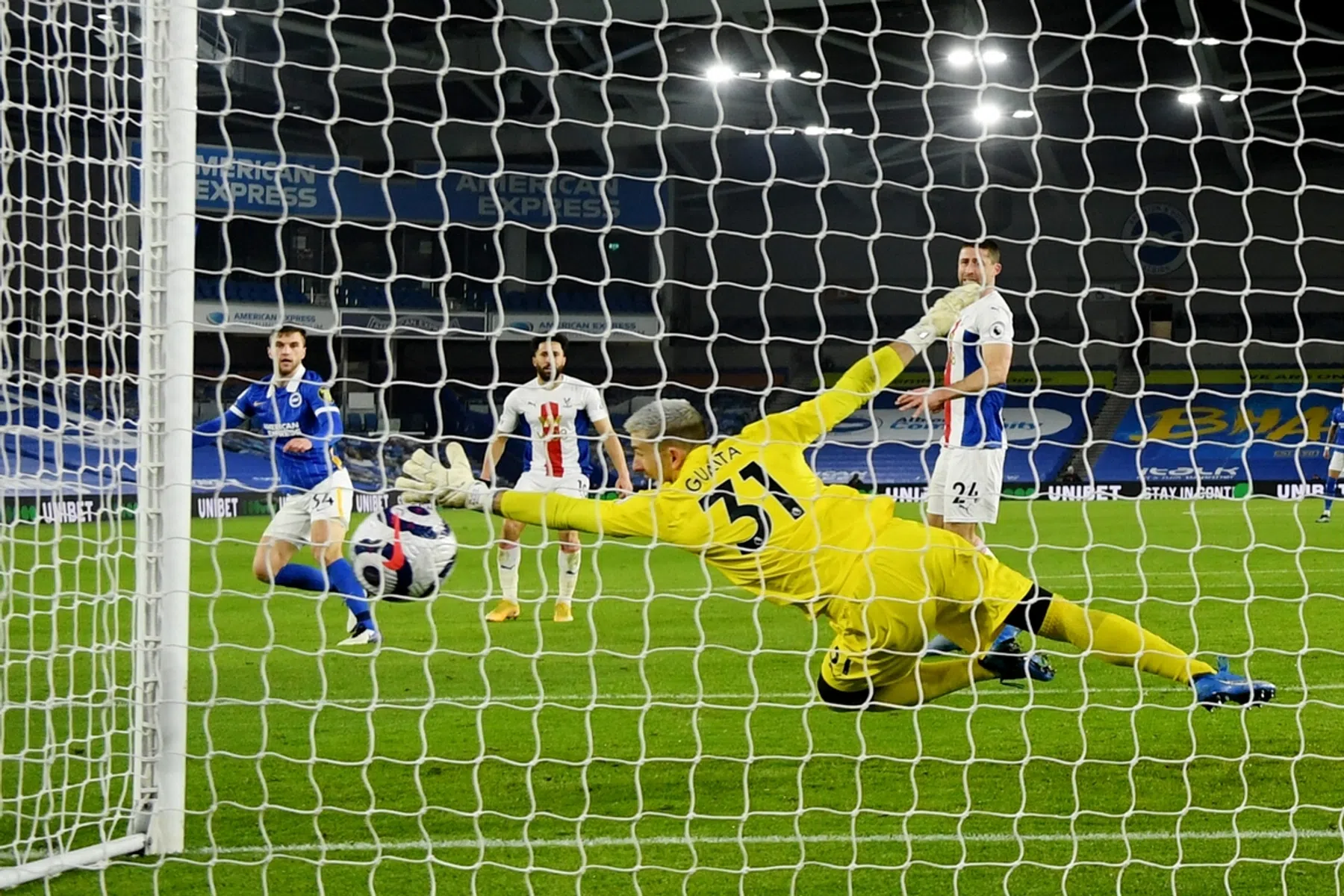 Veltman teleurgesteld ondanks eerste goal: 'Voelt alsof we bestolen zijn'