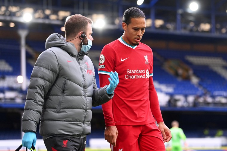 Carragher is het wijzen naar gemis Van Dijk meer dan zat