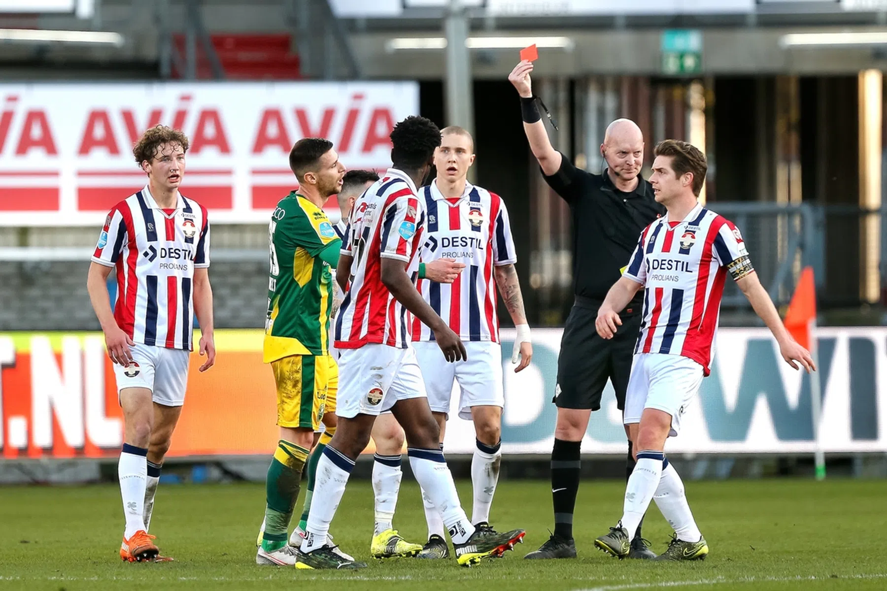 Arbitrage eist hoofdrol op tijdens kelderkraker tussen Willem II en ADO