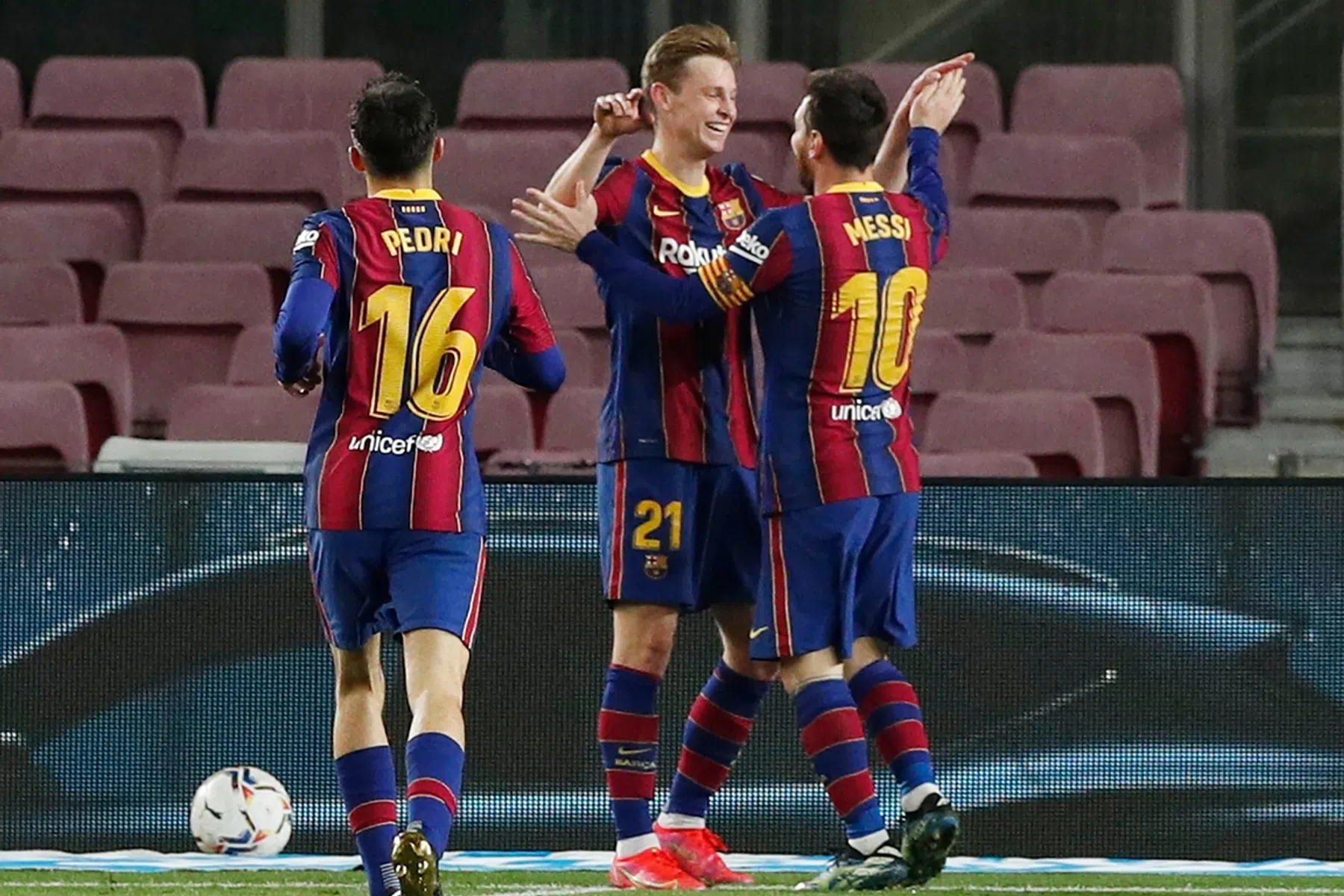 De solo van Frenkie en de goals van Messi: Barça swingt na stroeve start