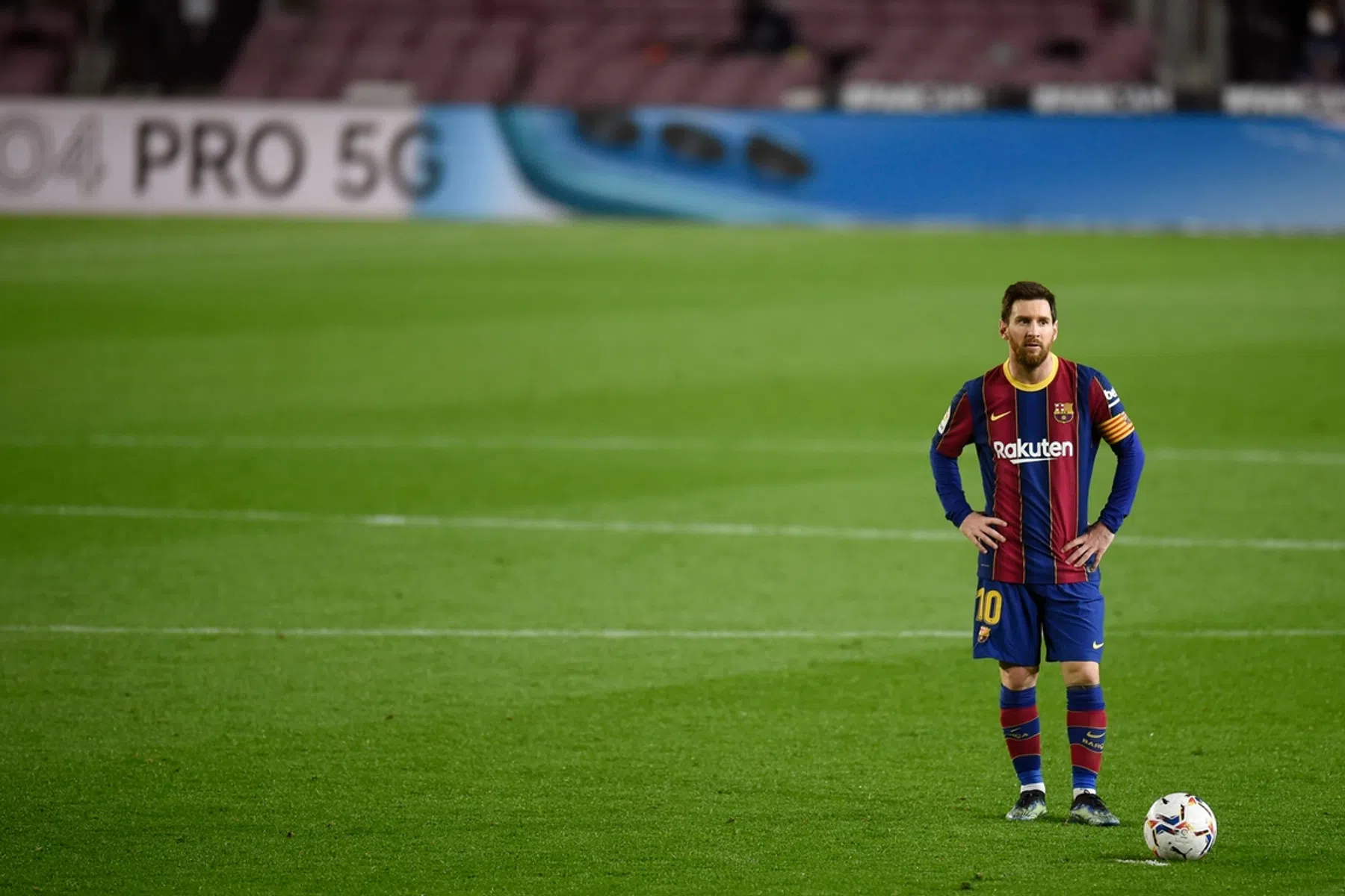 Koeman roept Barça-routiniers op om voorbeeld van Messi te volgen