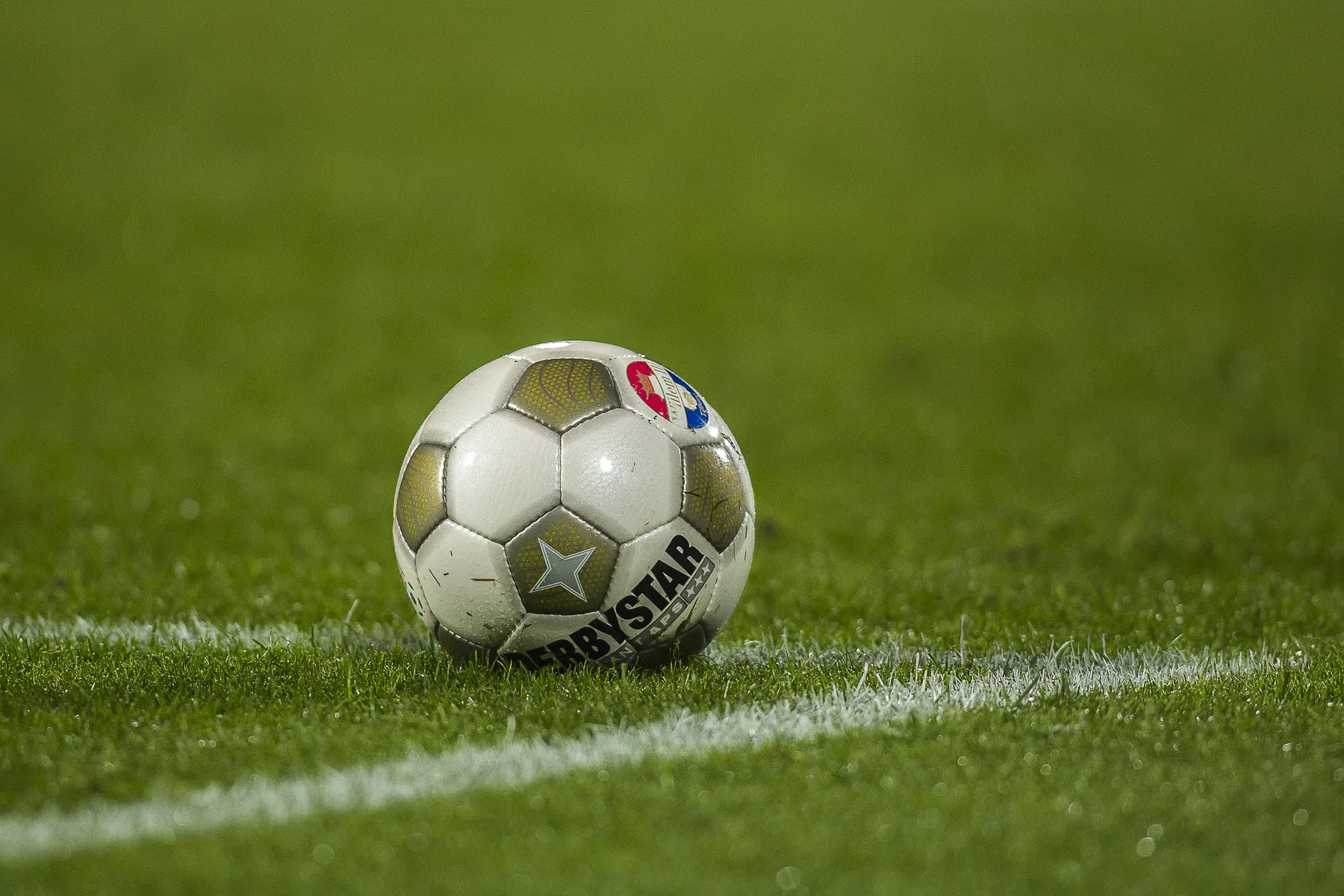 KNVB zet streep door competities amateurvoetbal bij senioren