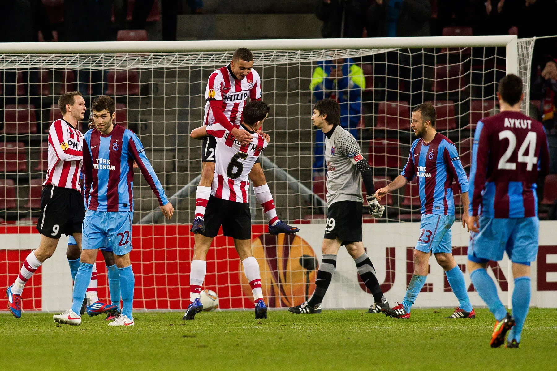 Ajax nipt boven PSV: de zeges in KO-fases van Nederlandse clubs