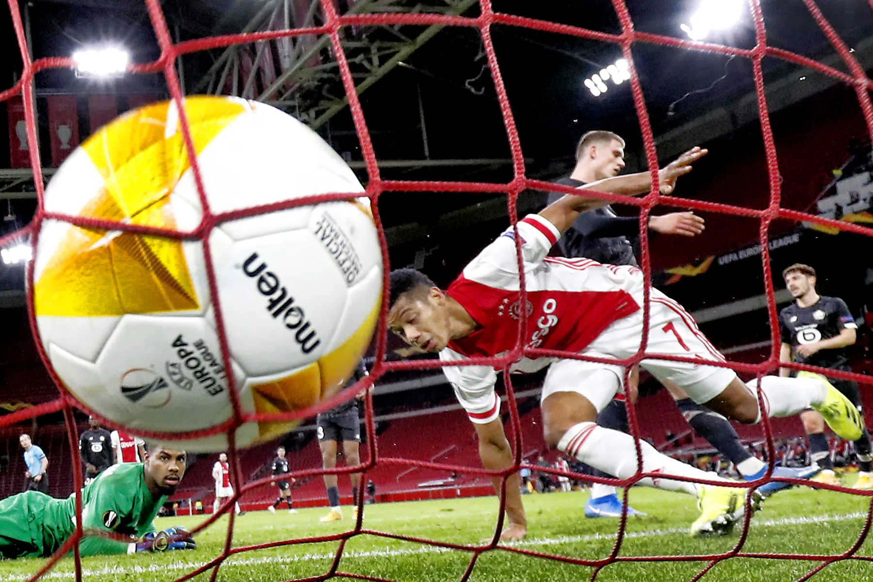 Dit zijn de clubs die Ajax kan treffen in de achtste finale van de Europa League