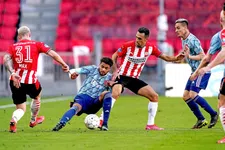 Thumbnail for article: Ajax houdt PSV op ruime afstand na zeer hectische slotfase