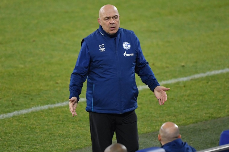 Vijf keer zoveel trainers als zeges: Schalke legt keihard besluit uit