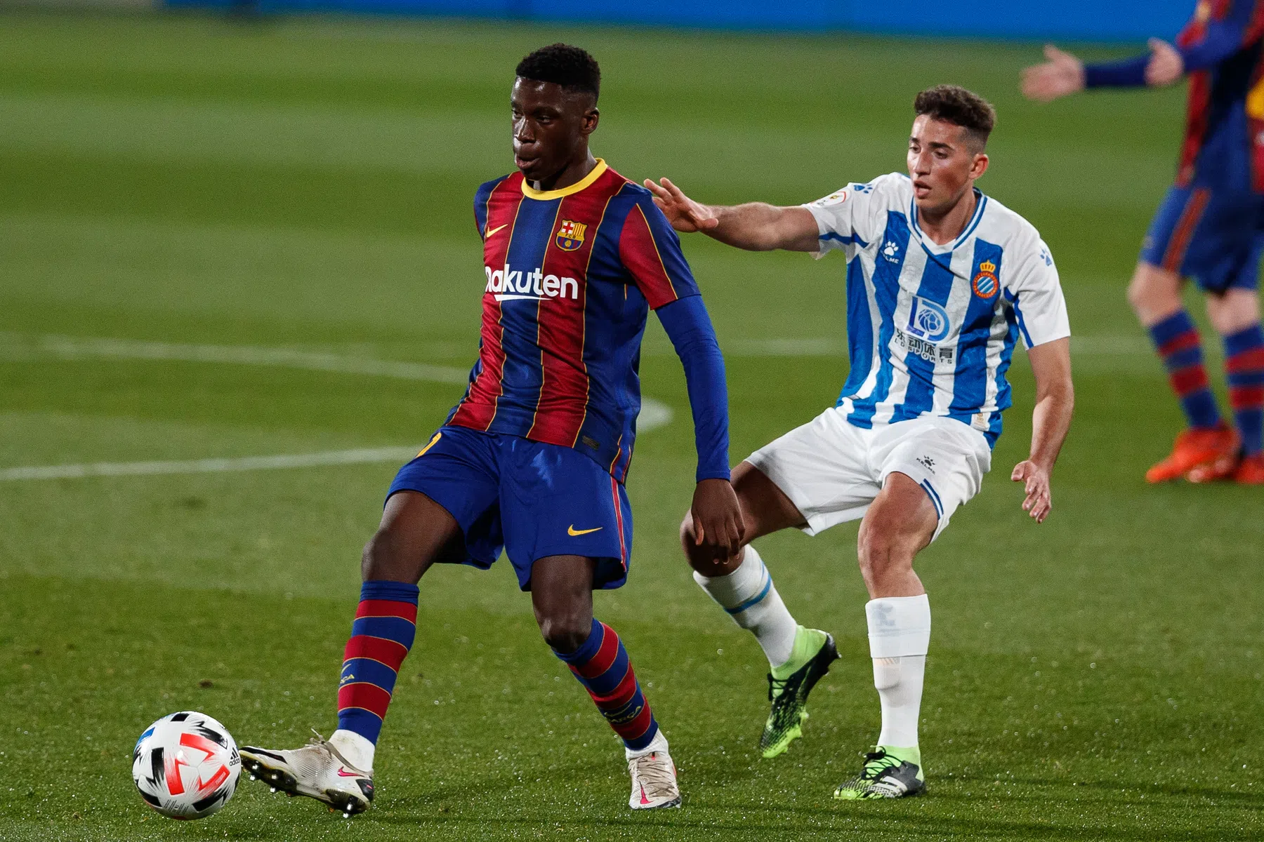 Mooie beelden: Barcelona-talent bedankt Koeman voor speeltijd