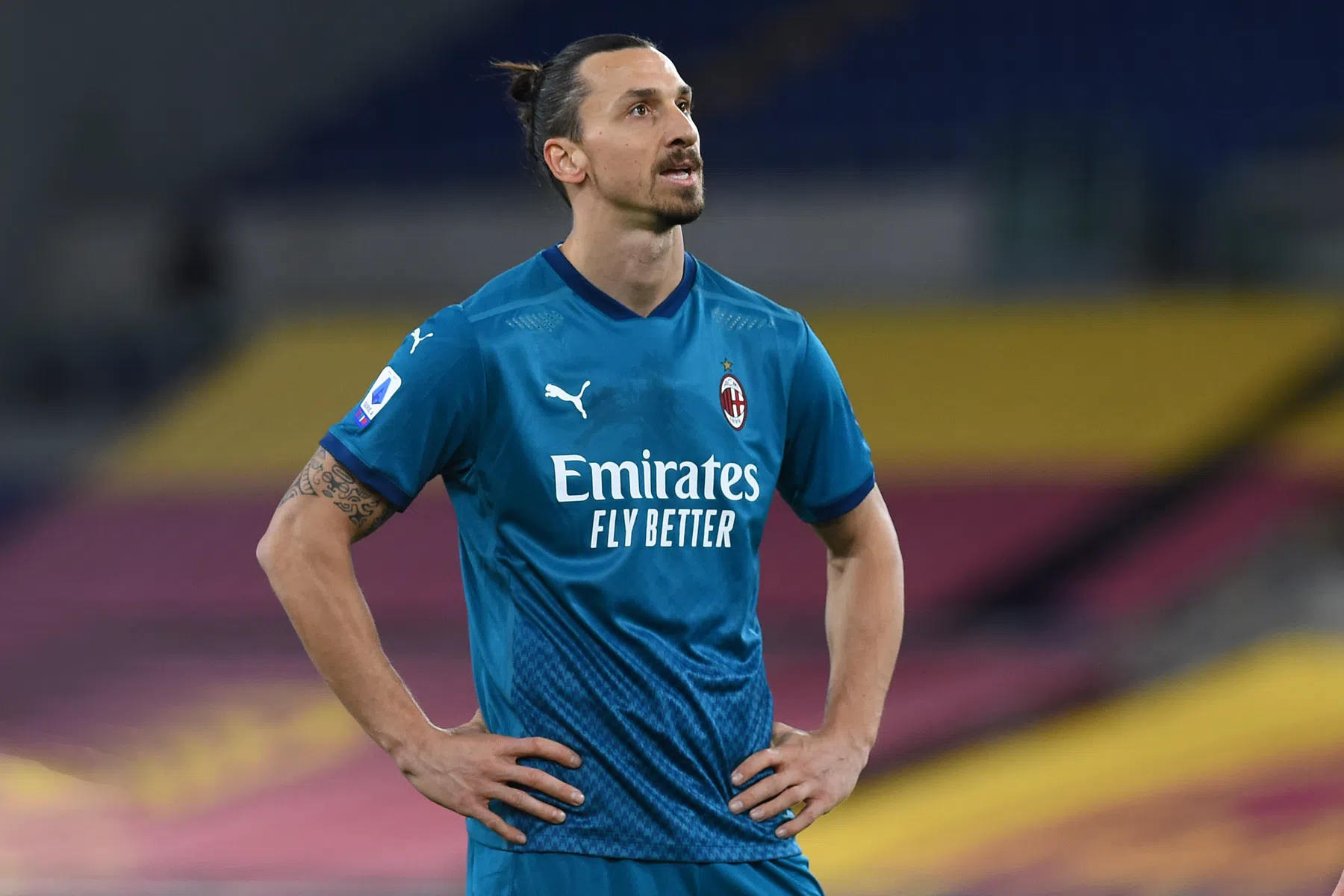 Turkse keeper gaat op avontuur, Zlatan wil ook als zanger records verbreken