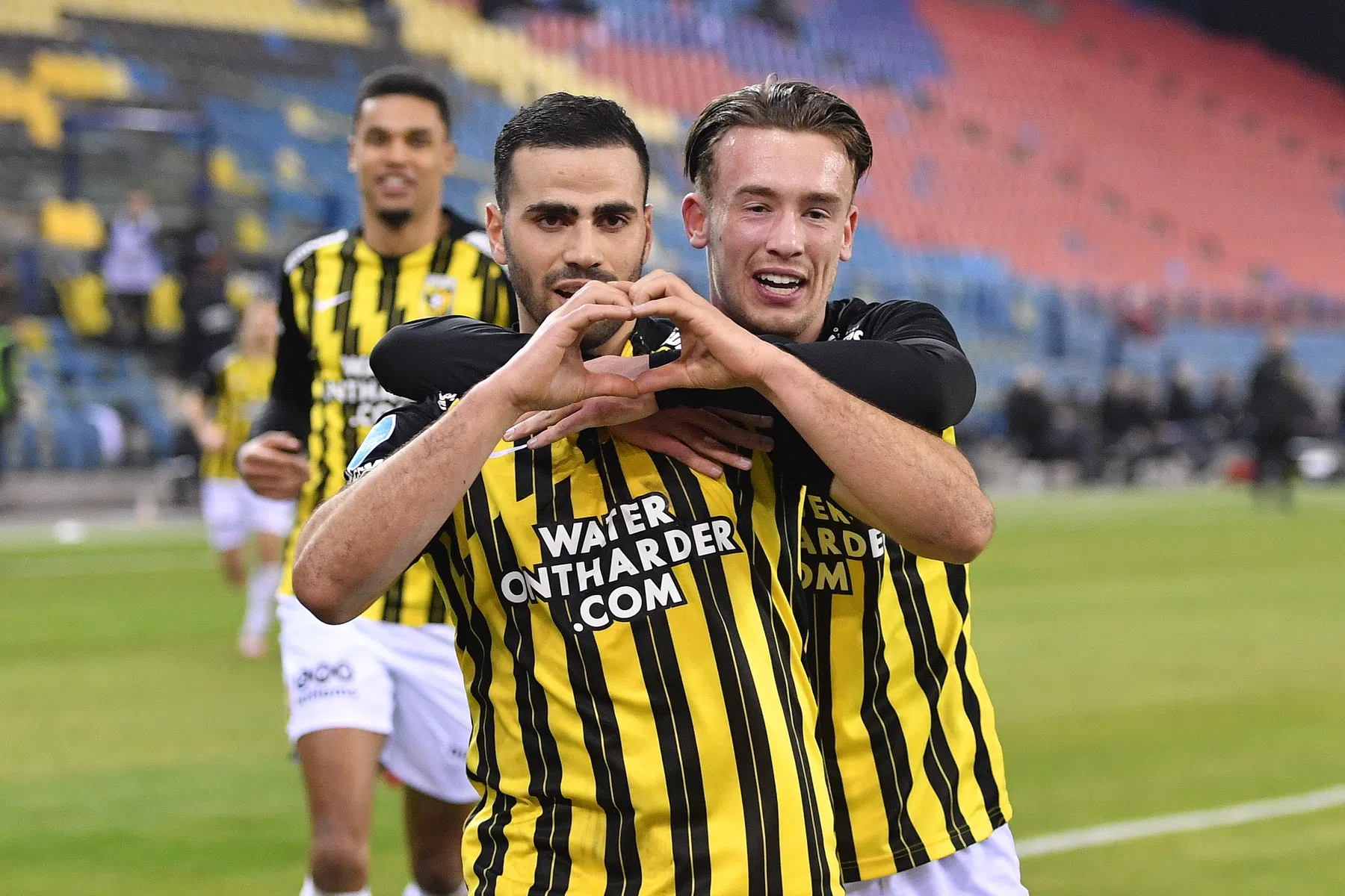 Vitesse met wereldgoal Tannane langs VVV naar de bekerfinale