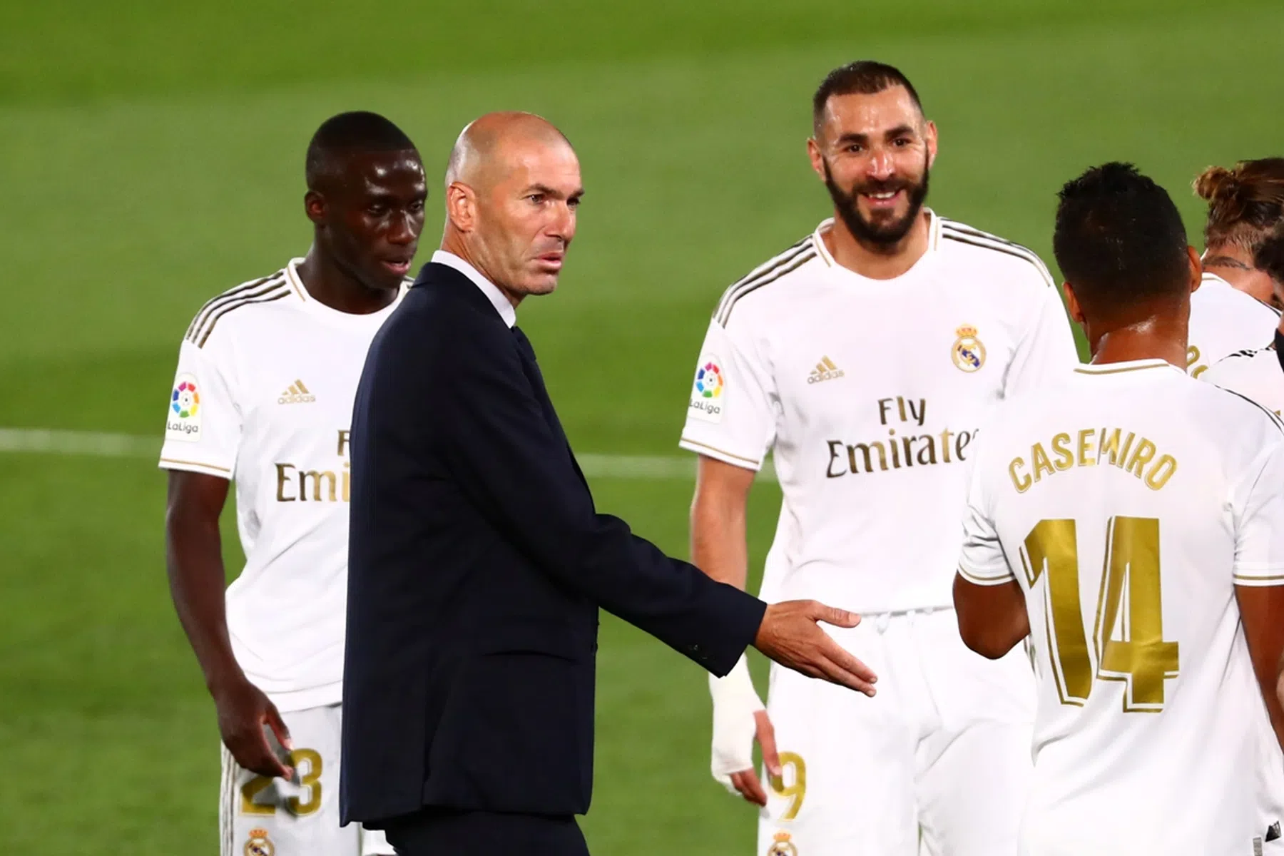 Zidane heeft Benzema terug en verdedigt duo: 'Ik scoorde ook niet veel'