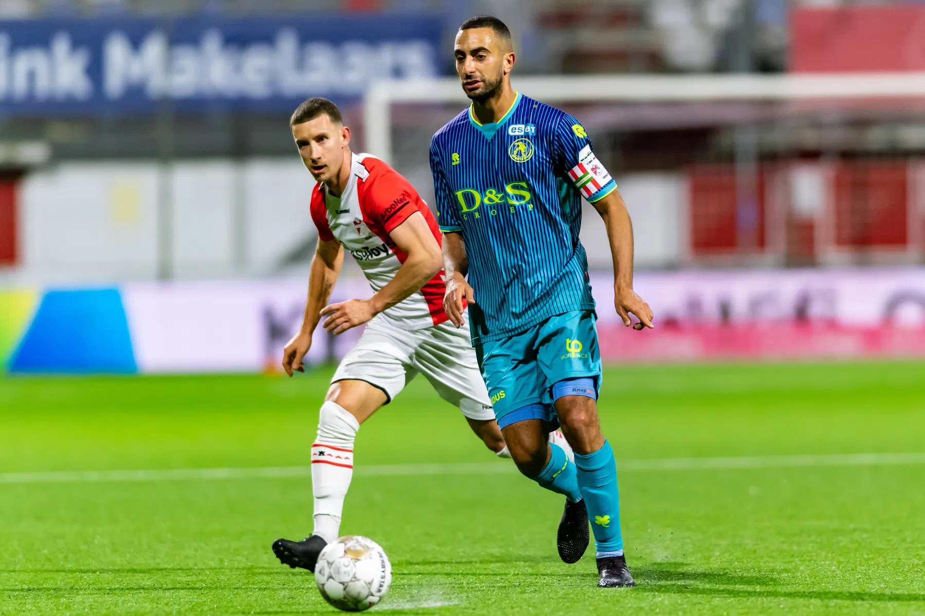 Boze Auassar baalt van VAR en 'schijtregel' en kapt Verbeek meteen af