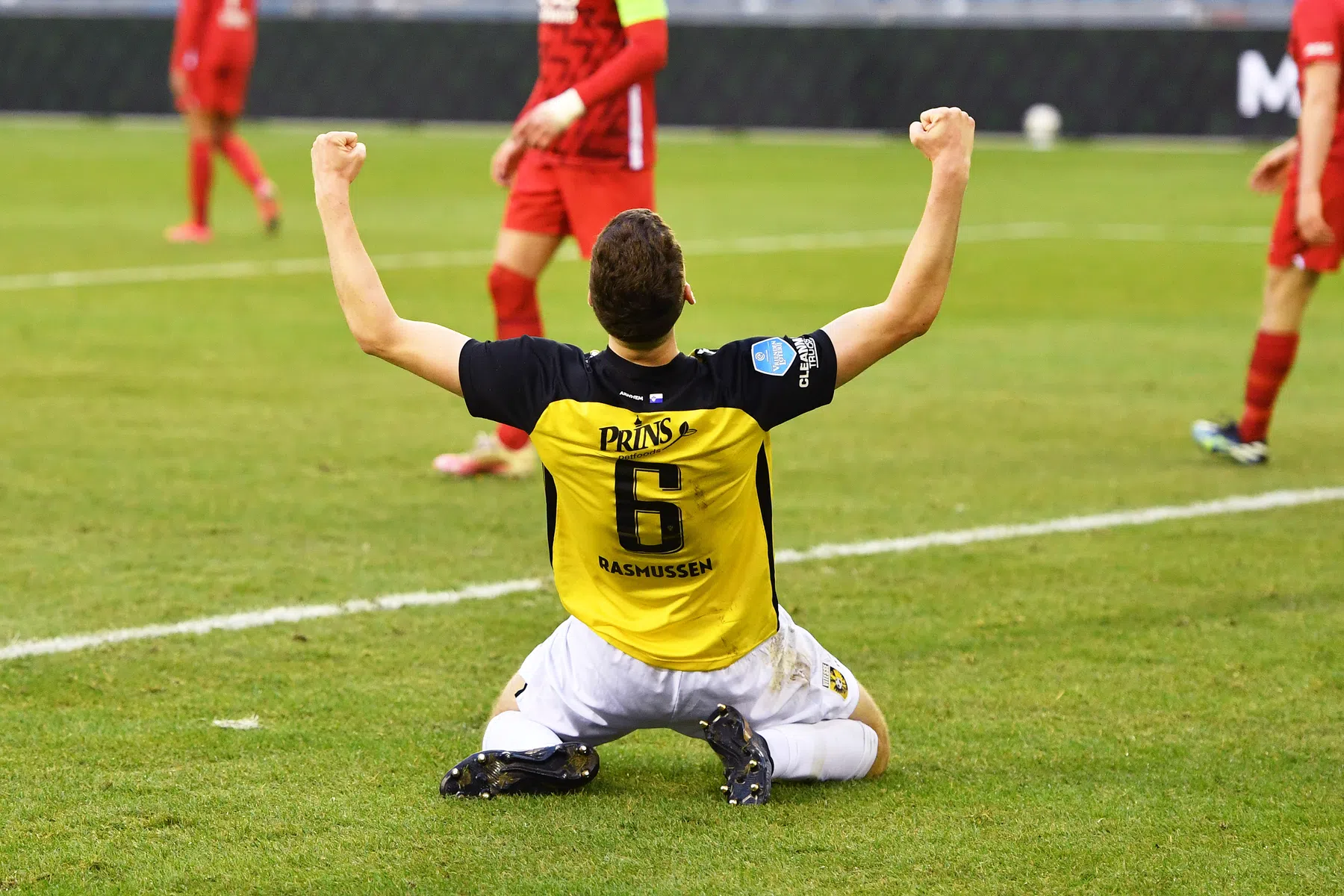 Vitesse pakt zijn kans tegen AZ en geeft droomweek nog meer glans