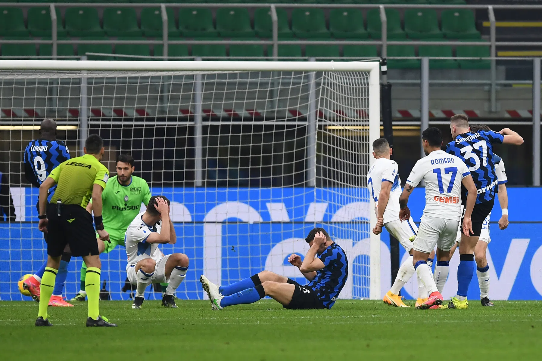 Inter vindt een gat in de Atalanta-muur en drijft concurrentie tot wanhoop