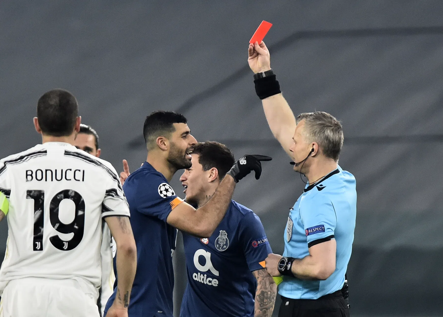 Kuipers hard aangepakt: 'De arbitrage was niet in orde'
