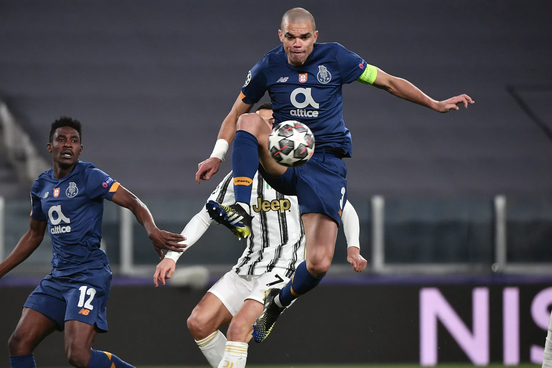 De masterclass van Pepe (38): Porto-veteraan zit overal tussen