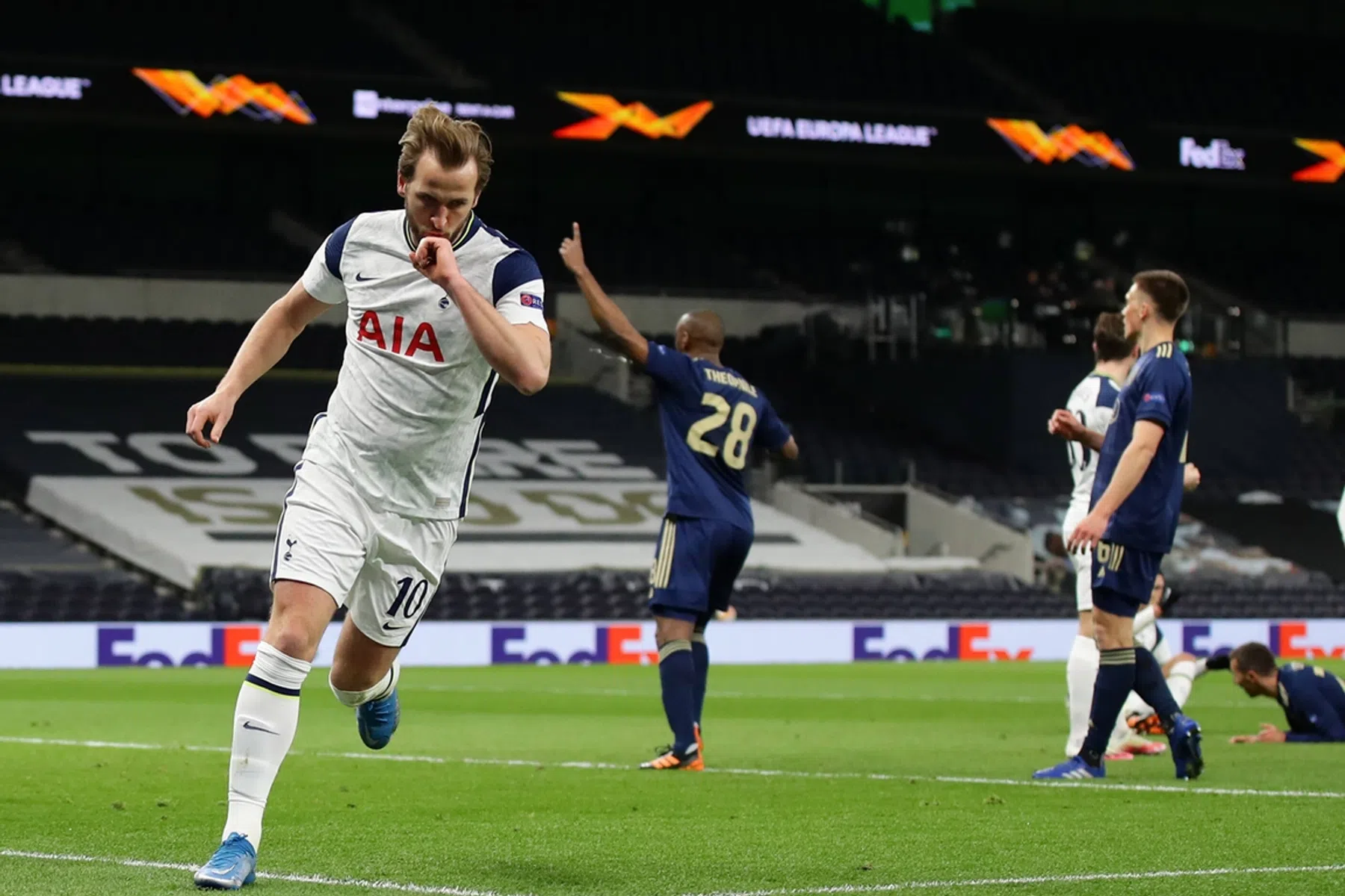 'Master of football' Kane imponeert: 'Dat was onmogelijk te verdedigen'