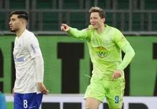 Thumbnail for article: Weghorst legt Schalke op de pijnbank, mijlpaal Müller en Lewandowski
