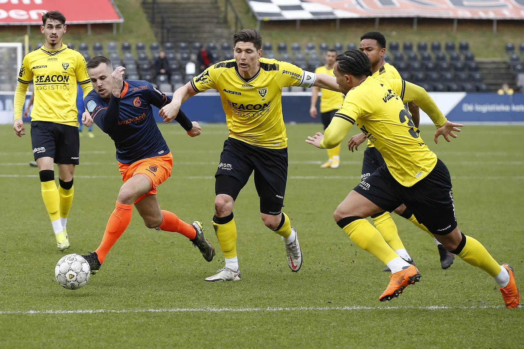 Zelfs scorende Giakoumakis kan dolend VVV niet redden in derby