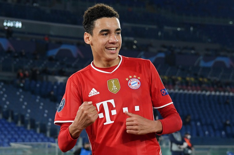 Löw kondigt debuut supertalenten bij nationale ploeg aan